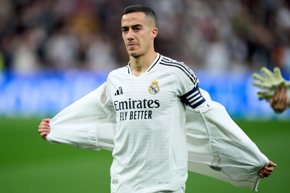28 Pesepak bola Lucas Vazquez resmi mengucapkan salam perpisahan kepada Real Madrid dan para penggemarnya. Bersama Real Madrid, Vazquez telah membela tim berjuluk 'Los Blancos' selama 18 tahun.